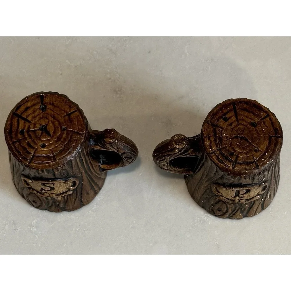 Vintage Ceramic Salt & Pepper Shaker‎ Set Wood Tree Stump With Handles